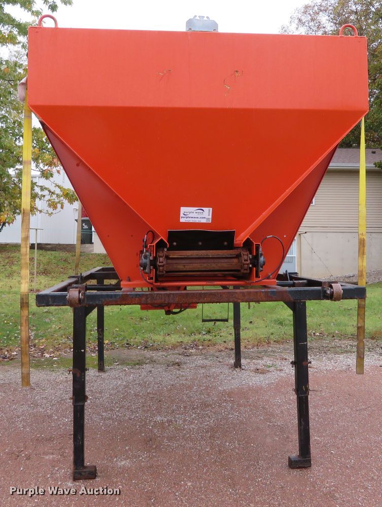 image for item DH3983 Bonnell BV-1662-CS V-box spreader