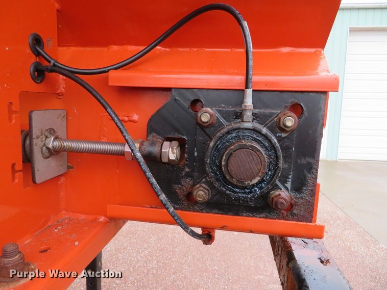 image for item DH3983 Bonnell BV-1662-CS V-box spreader