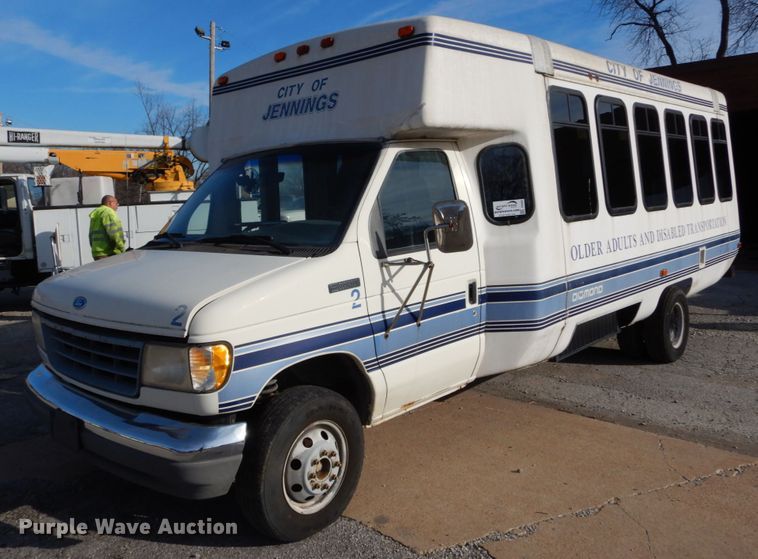 image for item DH5062 1996 Ford Econoline E450 Super Duty shuttle bus