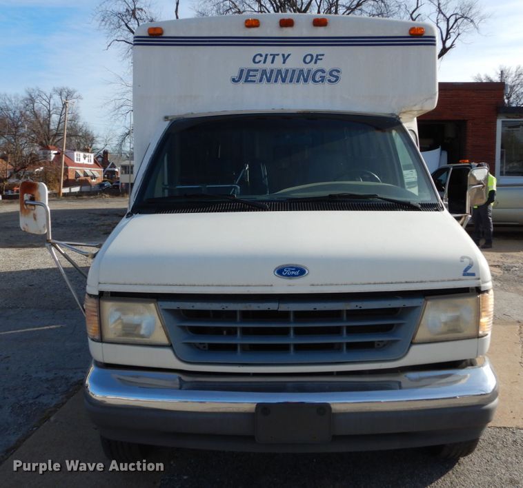 image for item DH5062 1996 Ford Econoline E450 Super Duty shuttle bus