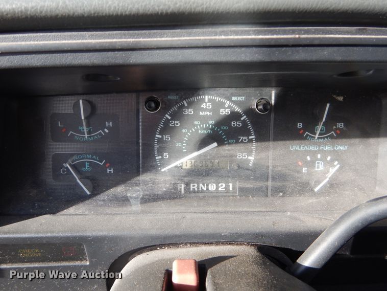 image for item DH5062 1996 Ford Econoline E450 Super Duty shuttle bus