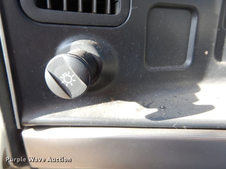 image for item DH5062 1996 Ford Econoline E450 Super Duty shuttle bus