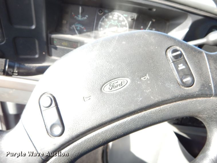 image for item DH5062 1996 Ford Econoline E450 Super Duty shuttle bus