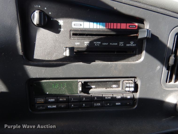 image for item DH5062 1996 Ford Econoline E450 Super Duty shuttle bus