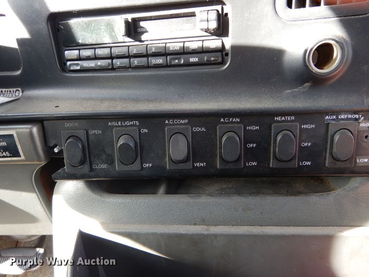 image for item DH5062 1996 Ford Econoline E450 Super Duty shuttle bus