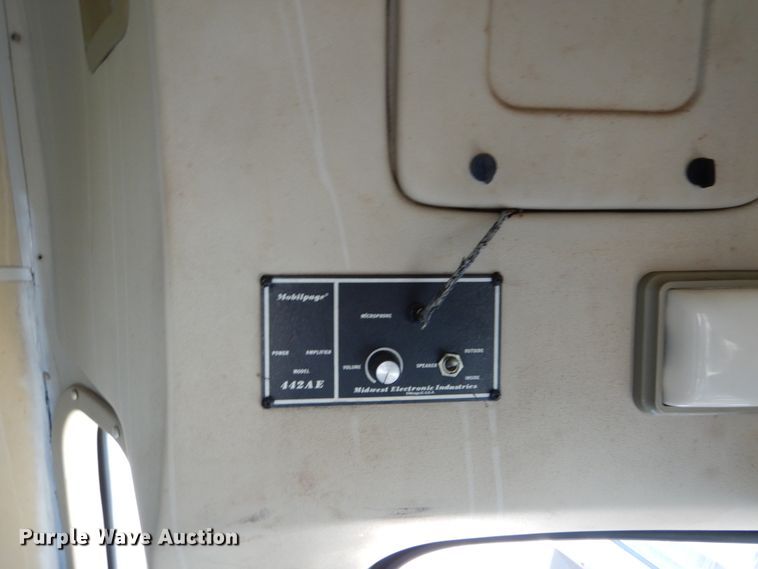 image for item DH5062 1996 Ford Econoline E450 Super Duty shuttle bus