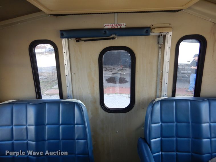 image for item DH5062 1996 Ford Econoline E450 Super Duty shuttle bus