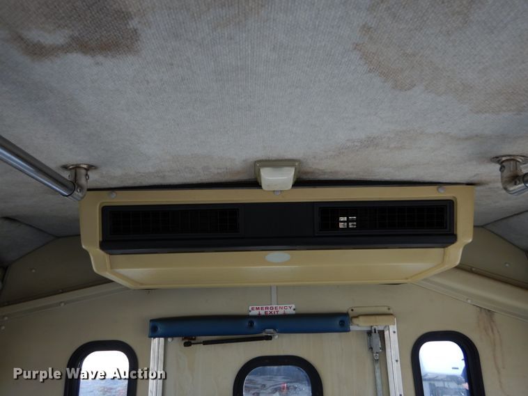 image for item DH5062 1996 Ford Econoline E450 Super Duty shuttle bus