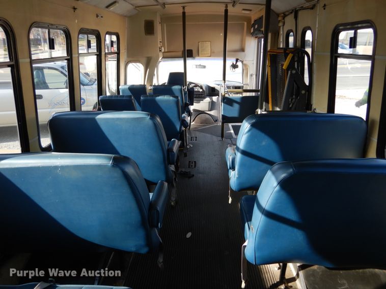 image for item DH5062 1996 Ford Econoline E450 Super Duty shuttle bus