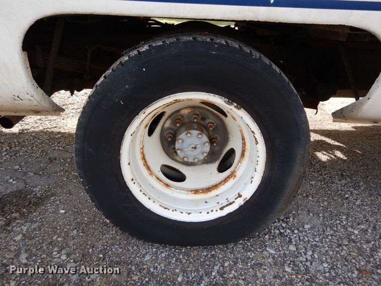 image for item DH5062 1996 Ford Econoline E450 Super Duty shuttle bus