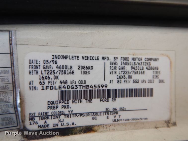 image for item DH5062 1996 Ford Econoline E450 Super Duty shuttle bus