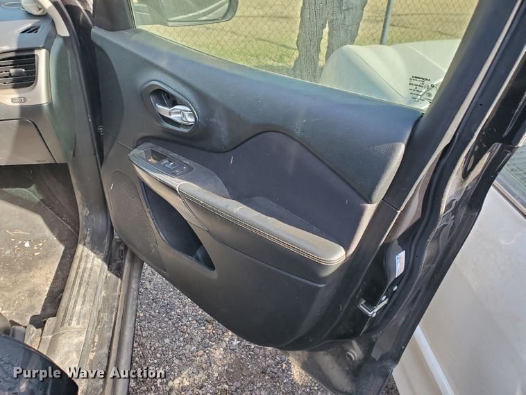 image for item DI5004 2015 Jeep Cherokee  SUV