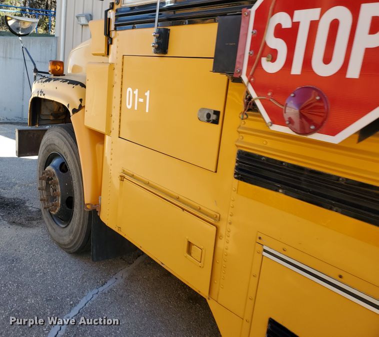 image for item DI5021 2002 Chevrolet CV200G Blue Bird  school bus