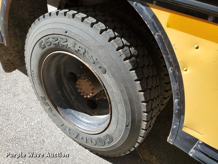 image for item DI5021 2002 Chevrolet CV200G Blue Bird  school bus