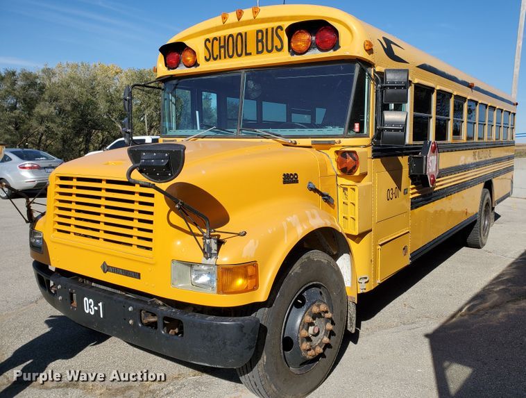 image for item DI5022 2003 International 3800 Blue Bird  school bus