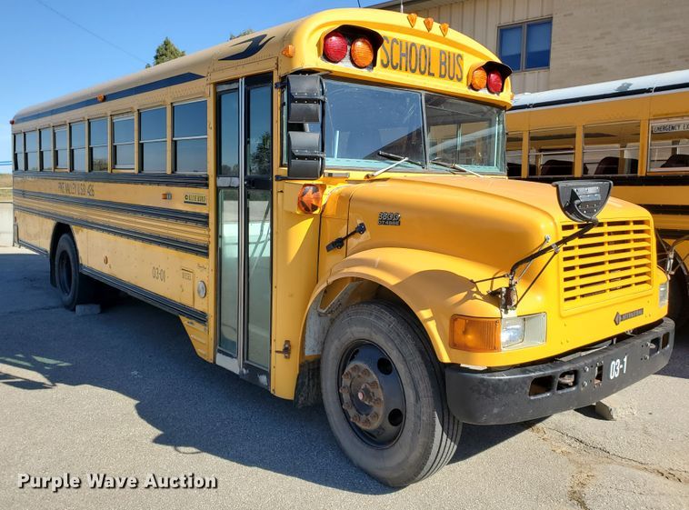 image for item DI5022 2003 International 3800 Blue Bird  school bus