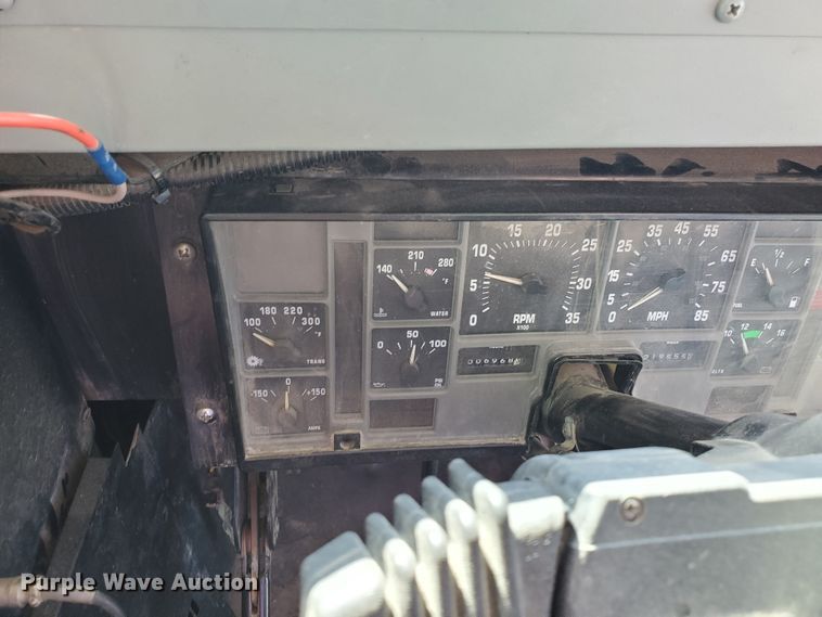 image for item DI5022 2003 International 3800 Blue Bird  school bus