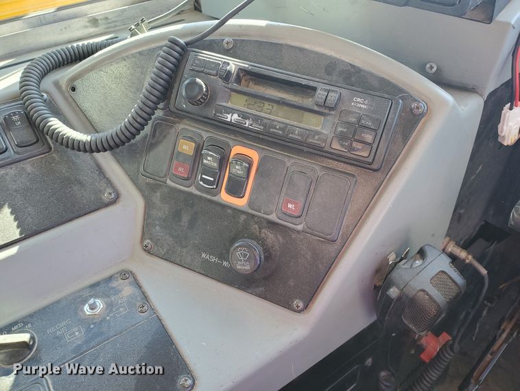 image for item DI5022 2003 International 3800 Blue Bird  school bus