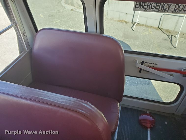 image for item DI5022 2003 International 3800 Blue Bird  school bus