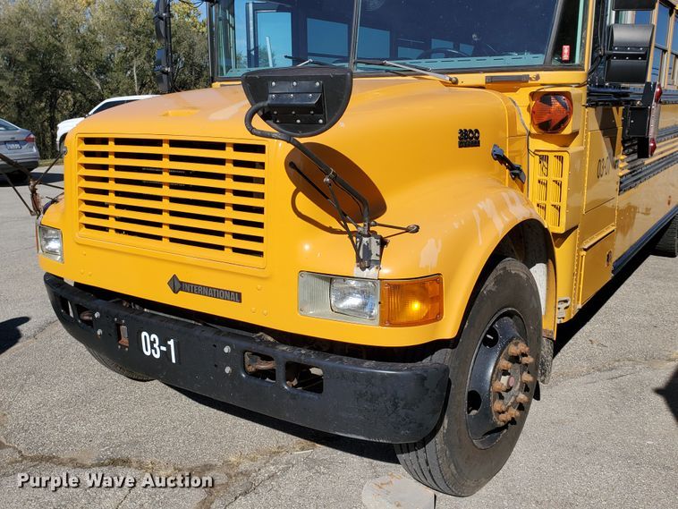 image for item DI5022 2003 International 3800 Blue Bird  school bus