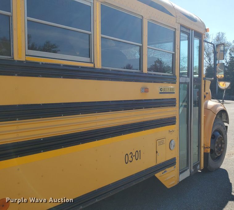 image for item DI5022 2003 International 3800 Blue Bird  school bus
