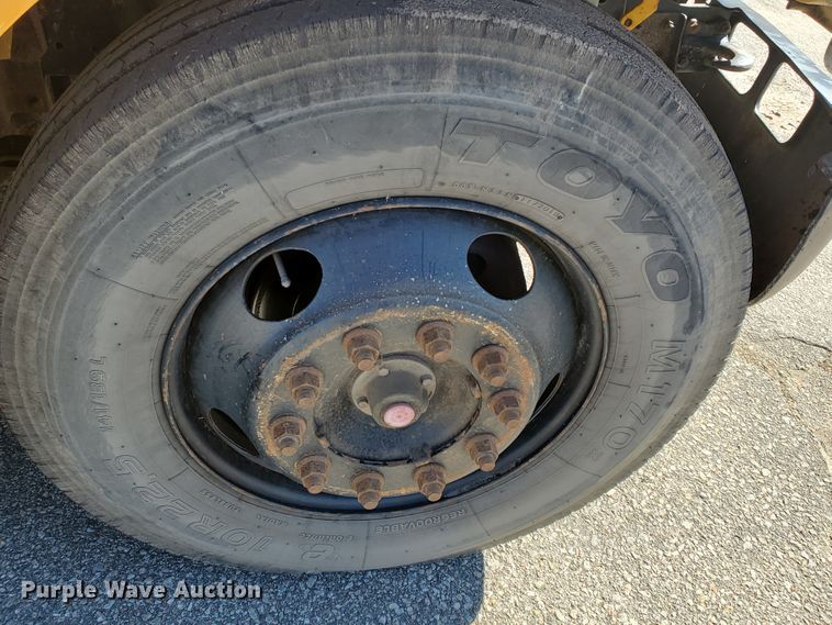 image for item DI5022 2003 International 3800 Blue Bird  school bus