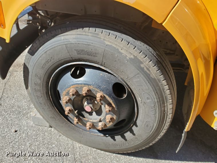 image for item DI5022 2003 International 3800 Blue Bird  school bus