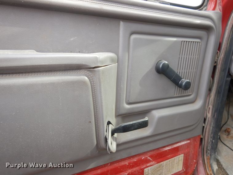 image for item DJ6918 1997 Ford F700  dump truck