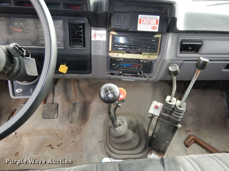 image for item DJ6918 1997 Ford F700  dump truck