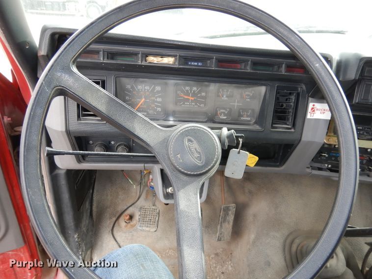 image for item DJ6918 1997 Ford F700  dump truck