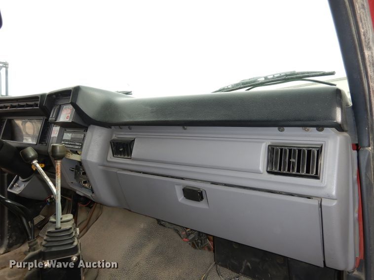 image for item DJ6918 1997 Ford F700  dump truck