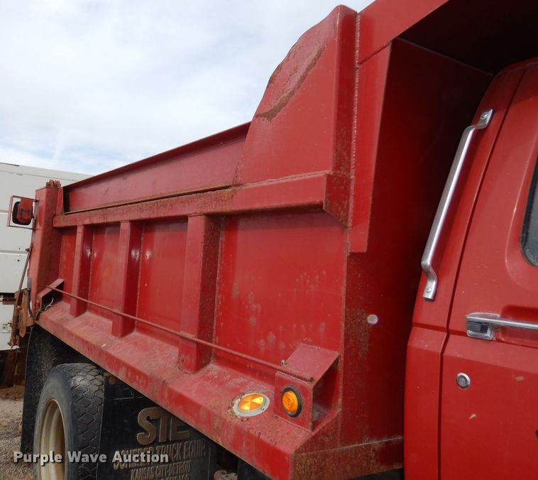 image for item DJ6918 1997 Ford F700  dump truck