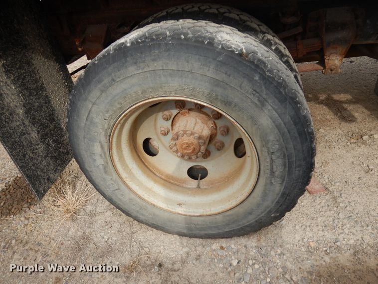 image for item DJ6918 1997 Ford F700  dump truck