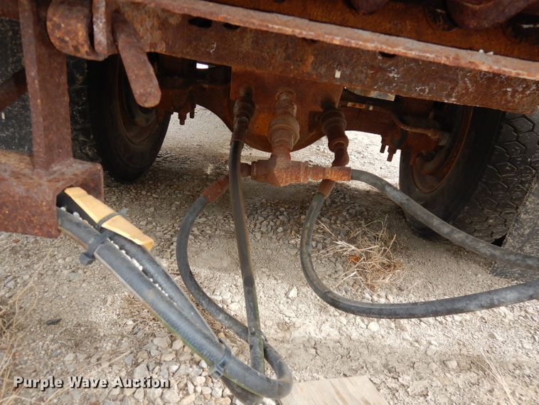 image for item DJ6918 1997 Ford F700  dump truck