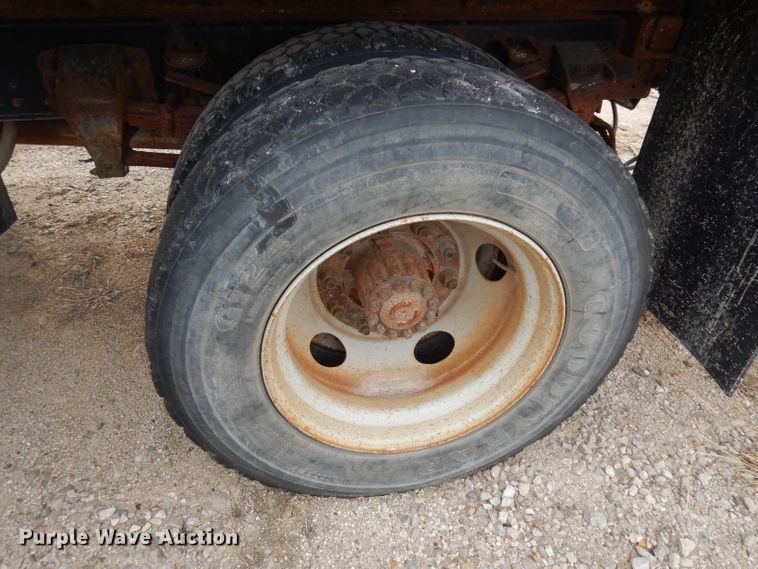 image for item DJ6918 1997 Ford F700  dump truck