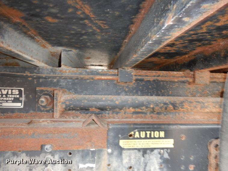 image for item DJ6918 1997 Ford F700  dump truck