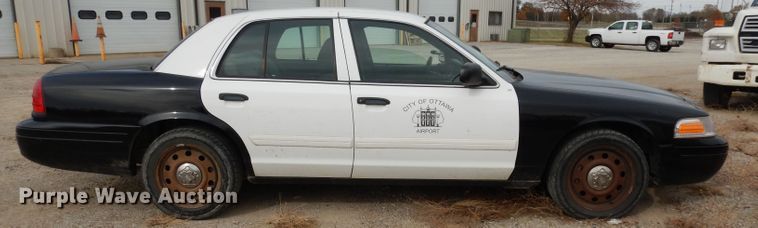 image for item DJ6932 2011 Ford Crown Victoria Police Interceptor