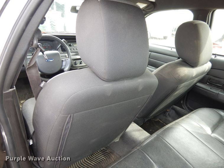 image for item DJ6932 2011 Ford Crown Victoria Police Interceptor