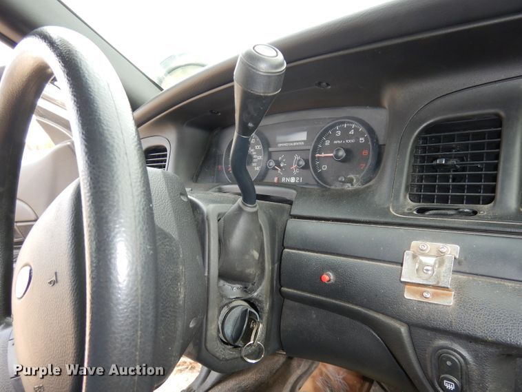 image for item DJ6932 2011 Ford Crown Victoria Police Interceptor