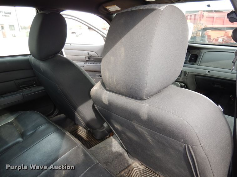 image for item DJ6932 2011 Ford Crown Victoria Police Interceptor