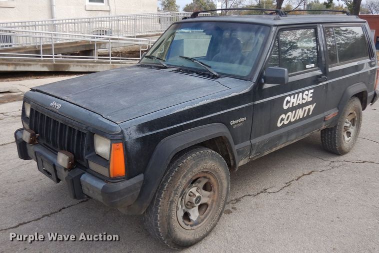 image for item EY9000 1996 Jeep Cherokee Sport  SUV