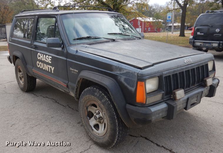 image for item EY9000 1996 Jeep Cherokee Sport  SUV