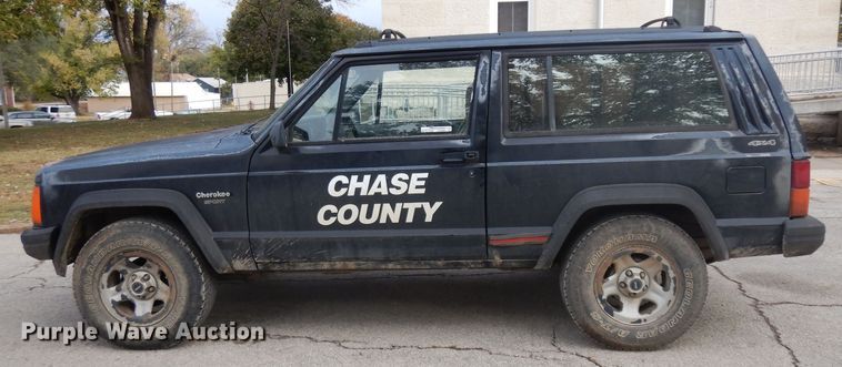 image for item EY9000 1996 Jeep Cherokee Sport  SUV