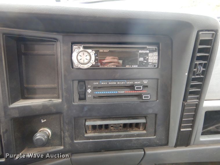 image for item EY9000 1996 Jeep Cherokee Sport  SUV