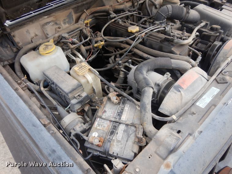 image for item EY9000 1996 Jeep Cherokee Sport  SUV