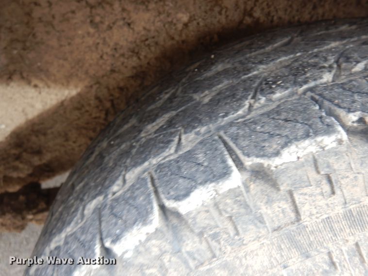 image for item EY9000 1996 Jeep Cherokee Sport  SUV