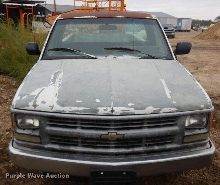 image for item EY9004 1994 Chevrolet 1500  pickup truck