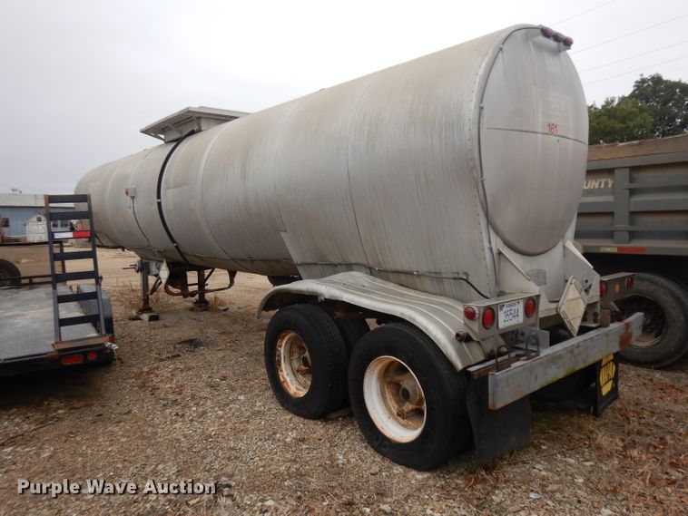 image for item EY9007 1972 Butler tank trailer