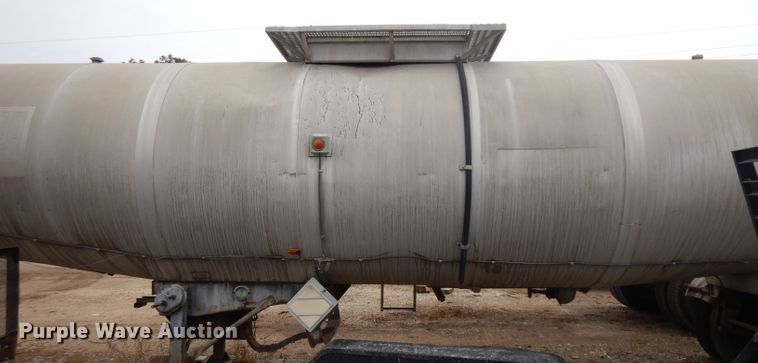 image for item EY9007 1972 Butler tank trailer