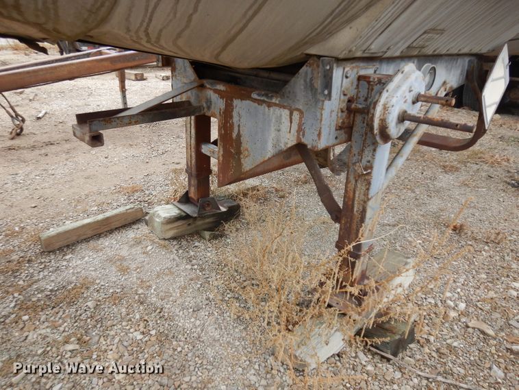 image for item EY9007 1972 Butler tank trailer